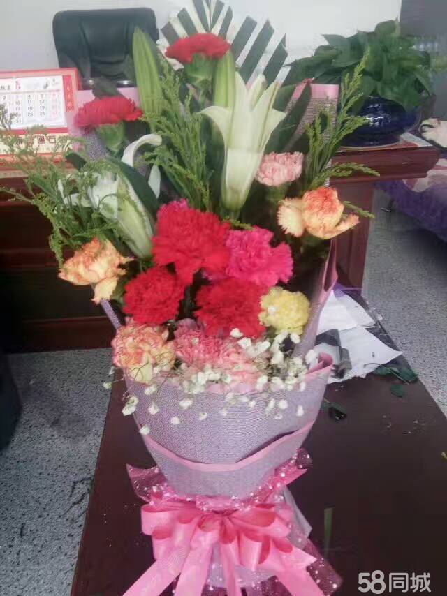 鲜花是爱的表达，珍惜送花的人。