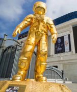 电镀户外金色宇航员雕塑 玫瑰金太空人摆件